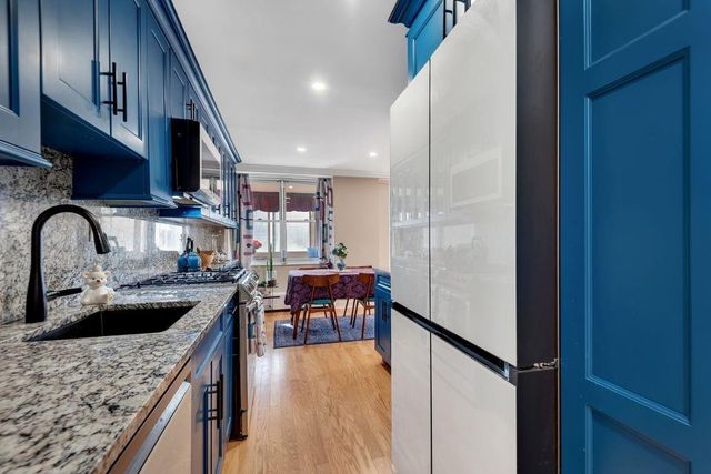303 W 66th St Apt 9DE, New York City, NY 10023