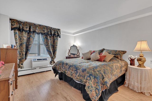 303 W 66th St Apt 9DE, New York City, NY 10023