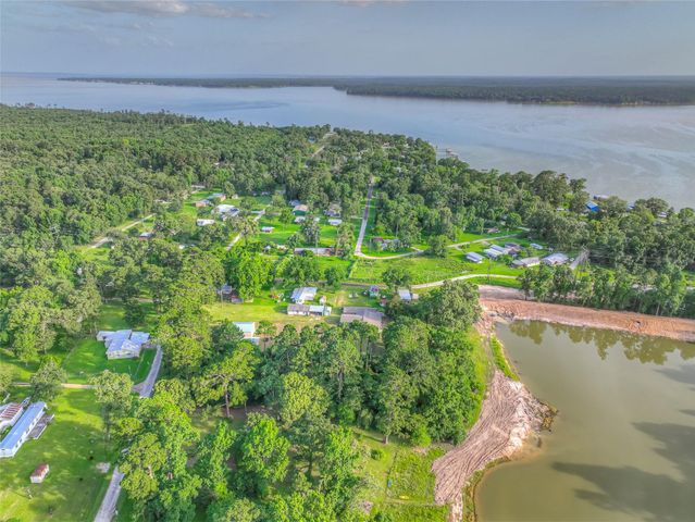 135 Sweetgum Street, Trinity, TX 75862