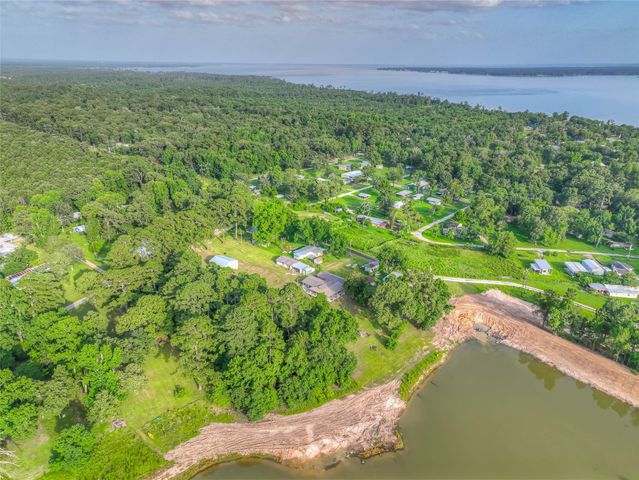 135 Sweetgum Street, Trinity, TX 75862