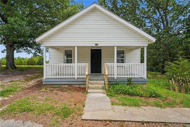 2908 Littlebrook Road, Seagrove, NC 27341