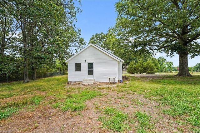 2908 Littlebrook Road, Seagrove, NC 27341