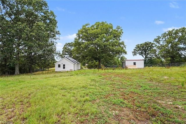 2908 Littlebrook Road, Seagrove, NC 27341