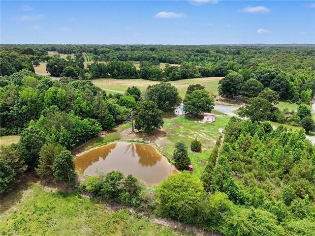 2908 Littlebrook Road, Seagrove, NC 27341