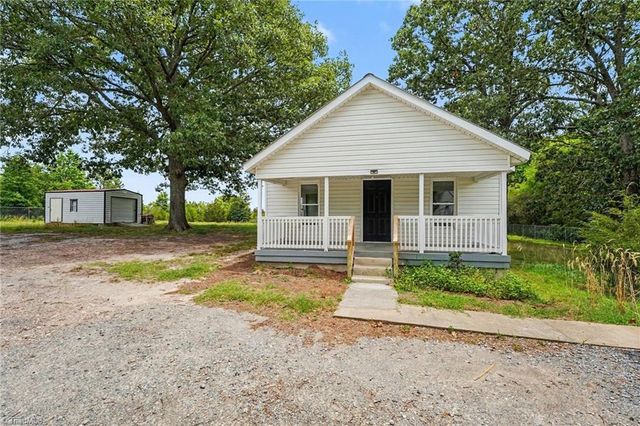 2908 Littlebrook Road, Seagrove, NC 27341