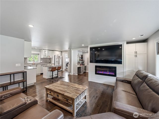 41423 270th Avenue SE, Enumclaw, WA 98022
