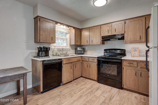 2810 Delaware Avenue, Joplin, MO 64804