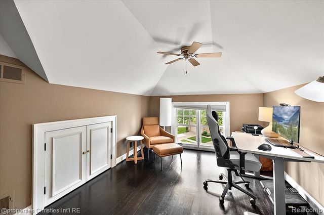 972 Ann Street, Birmingham, MI 48009