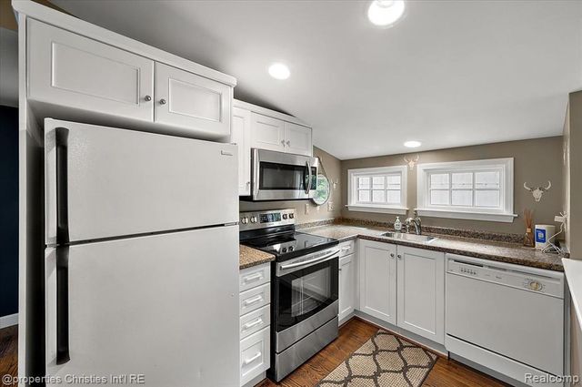 972 Ann Street, Birmingham, MI 48009