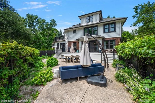 972 Ann Street, Birmingham, MI 48009