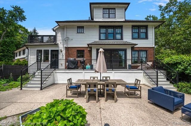 972 Ann Street, Birmingham, MI 48009