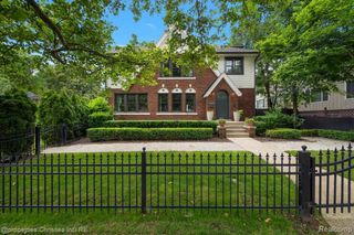 972 Ann Street, Birmingham, MI 48009