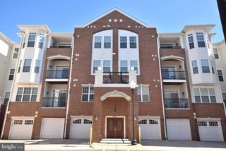 9200 CHARLESTON DR #404, Manassas, VA 20110