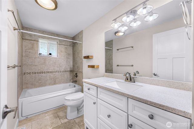 14055 Madrona Drive, Anacortes, WA 98221