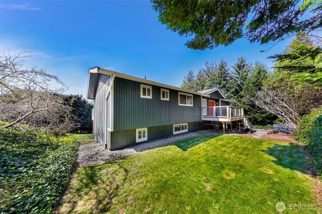 14055 Madrona Drive, Anacortes, WA 98221