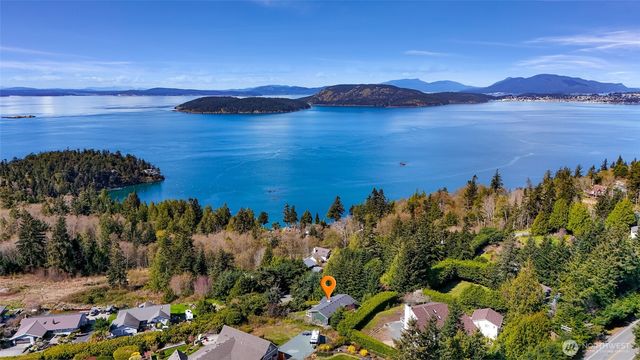 14055 Madrona Drive, Anacortes, WA 98221