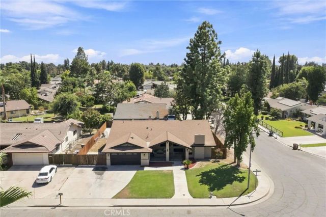 6805 Saddleback, Bakersfield, CA 93309