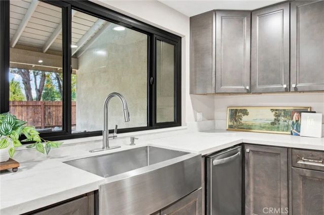 6805 Saddleback, Bakersfield, CA 93309