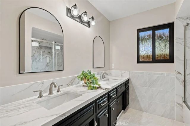 6805 Saddleback, Bakersfield, CA 93309