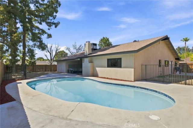 6805 Saddleback, Bakersfield, CA 93309