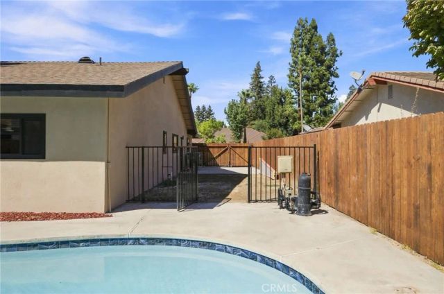 6805 Saddleback, Bakersfield, CA 93309
