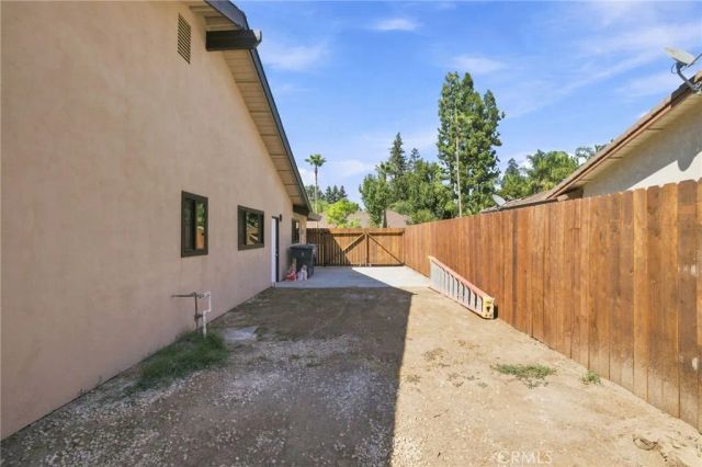 6805 Saddleback, Bakersfield, CA 93309