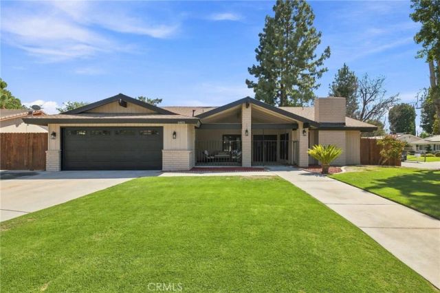 6805 Saddleback, Bakersfield, CA 93309