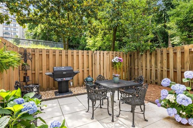 136 Peachtree Memorial NW Drive NH2, Atlanta, GA 30309