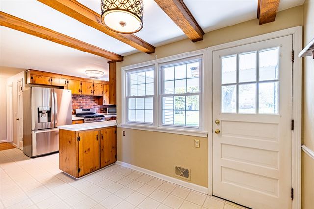 146 London Road, Webster, NY 14580
