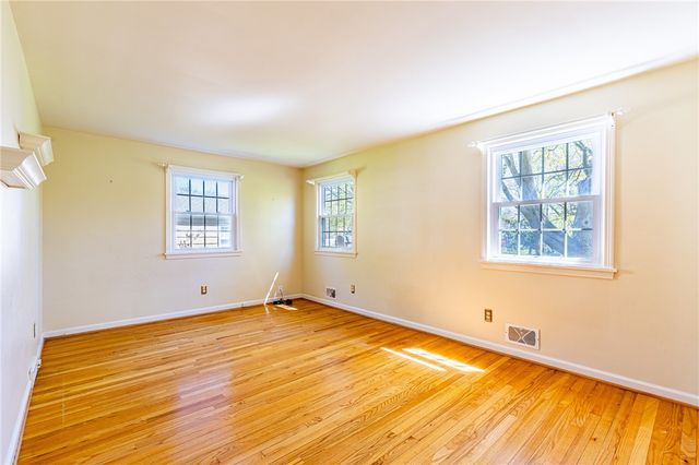 146 London Road, Webster, NY 14580