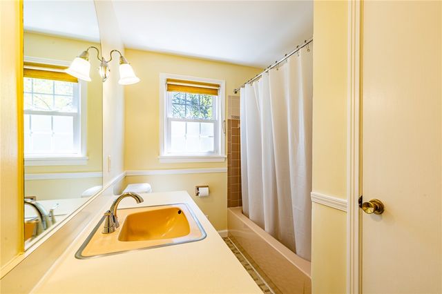 146 London Road, Webster, NY 14580