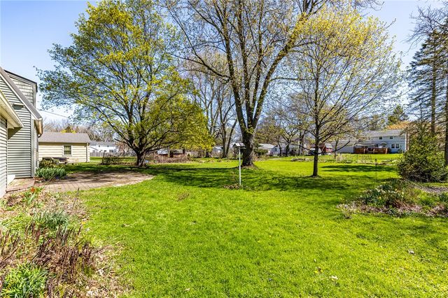 146 London Road, Webster, NY 14580