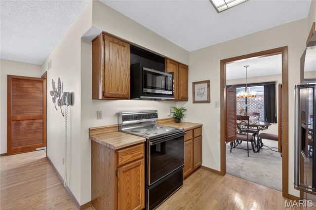 11523 Sandy View Drive, St Louis, MO 63146