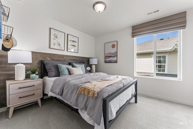 7937 E Beaufort St, Nampa, ID 83687