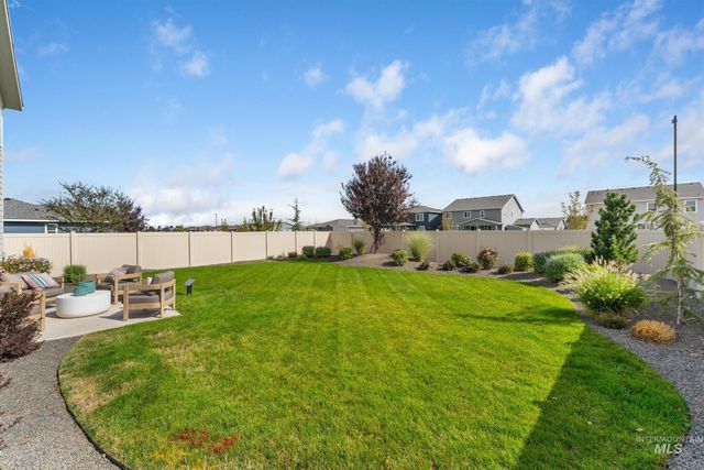 7937 E Beaufort St, Nampa, ID 83687