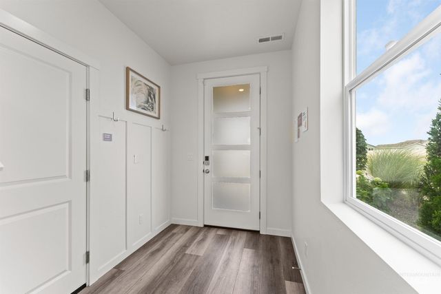 7937 E Beaufort St, Nampa, ID 83687
