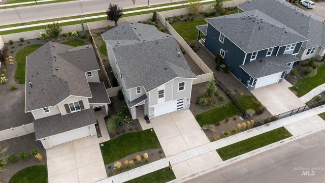 7937 E Beaufort St, Nampa, ID 83687