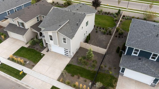 7937 E Beaufort St, Nampa, ID 83687