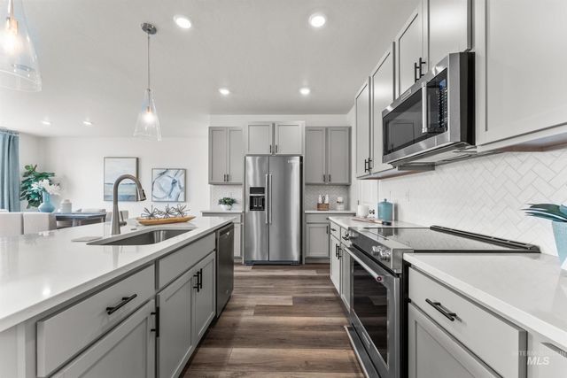 7937 E Beaufort St, Nampa, ID 83687