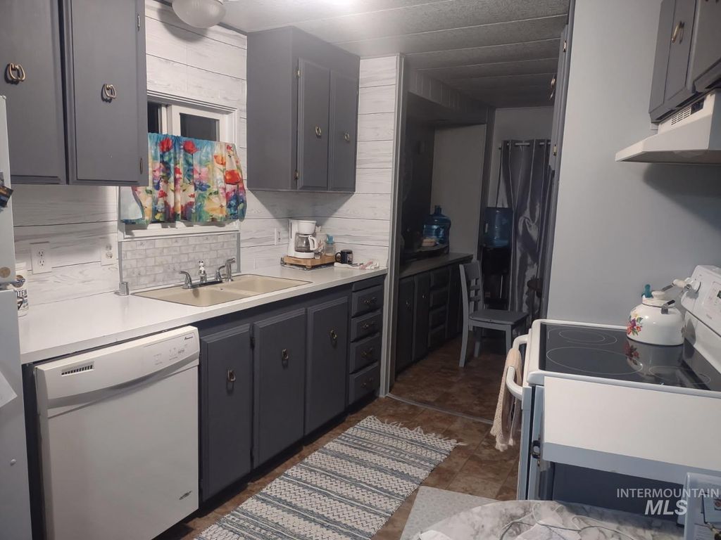 8463 Blue Heaven Ln, Boise, ID 83716 photo 2