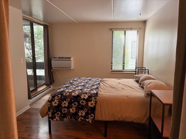 342 W Miner Street 1A, Arlington Heights, IL 60005