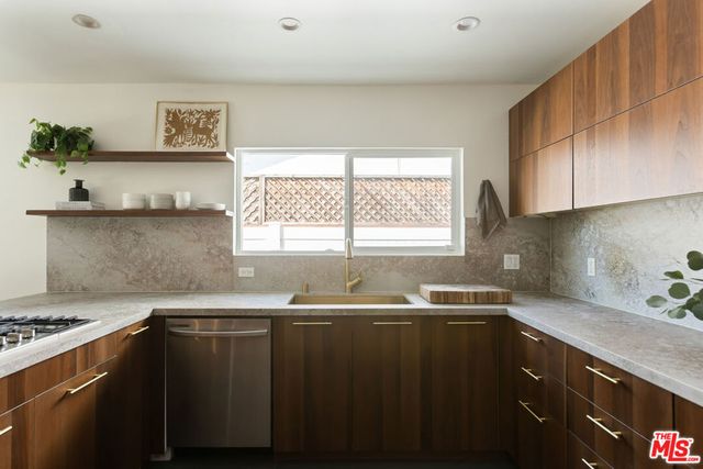 5719 Rhodes Avenue, Valley Village, CA 91607