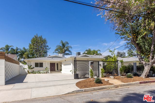 5719 Rhodes Avenue, Valley Village, CA 91607