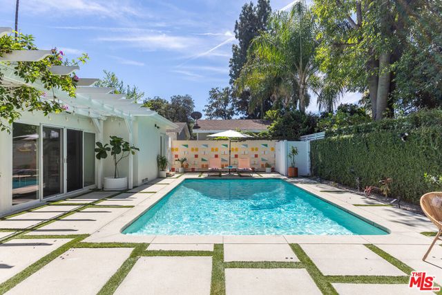 5719 Rhodes Avenue, Valley Village, CA 91607