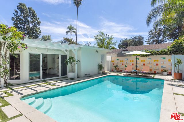 5719 Rhodes Avenue, Valley Village, CA 91607