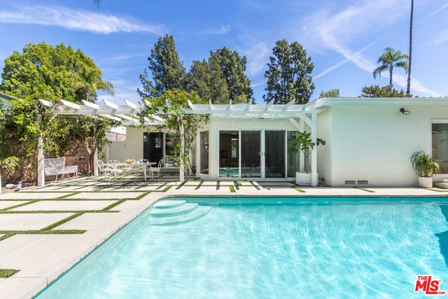 5719 Rhodes Avenue, Valley Village, CA 91607