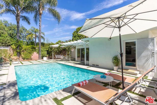 5719 Rhodes Avenue, Valley Village, CA 91607