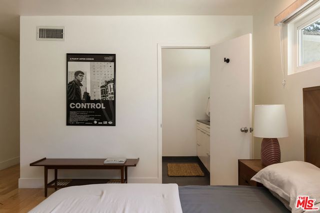 5719 Rhodes Avenue, Valley Village, CA 91607