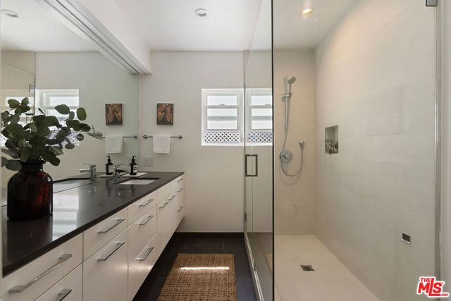 5719 Rhodes Avenue, Valley Village, CA 91607