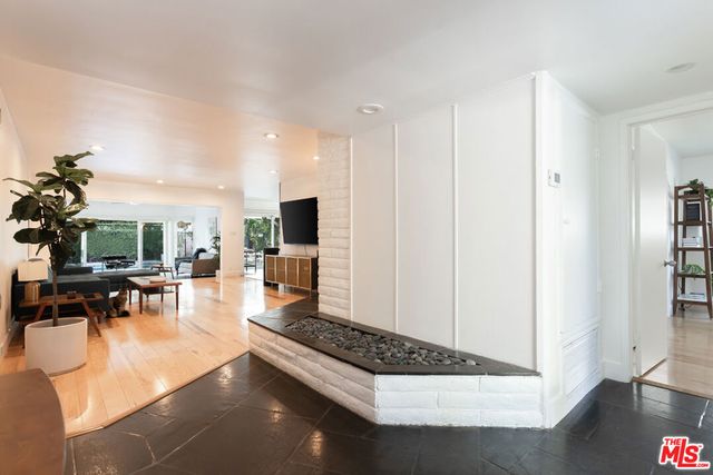 5719 Rhodes Avenue, Valley Village, CA 91607